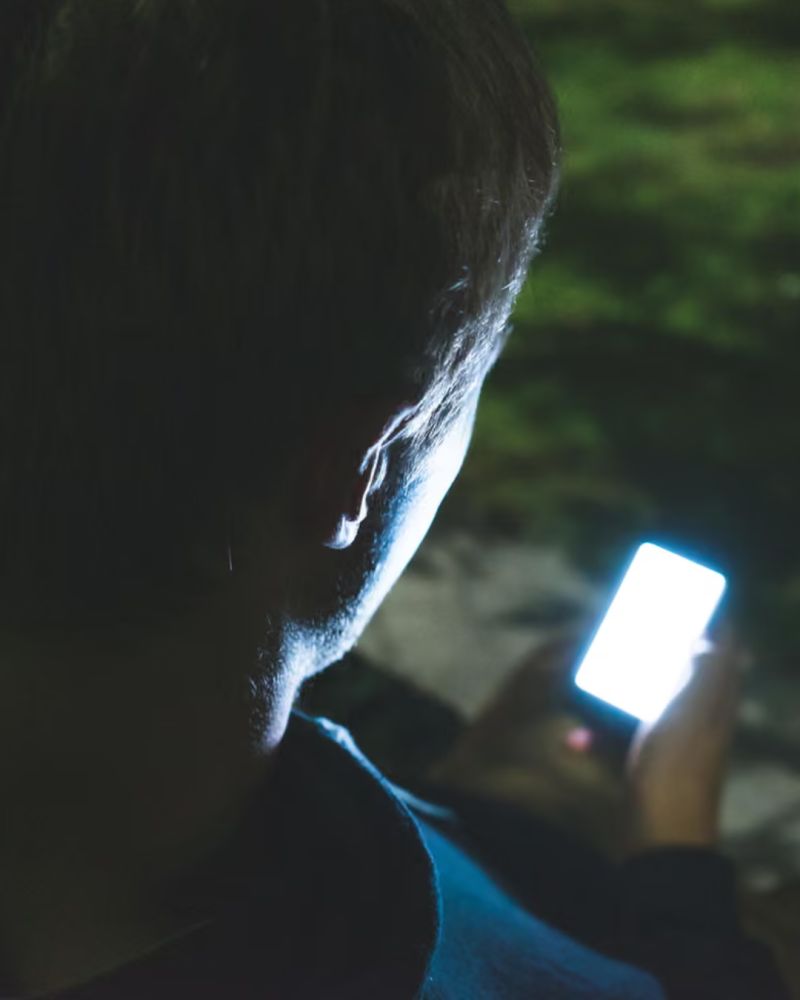 Person talking to an AI chatbot